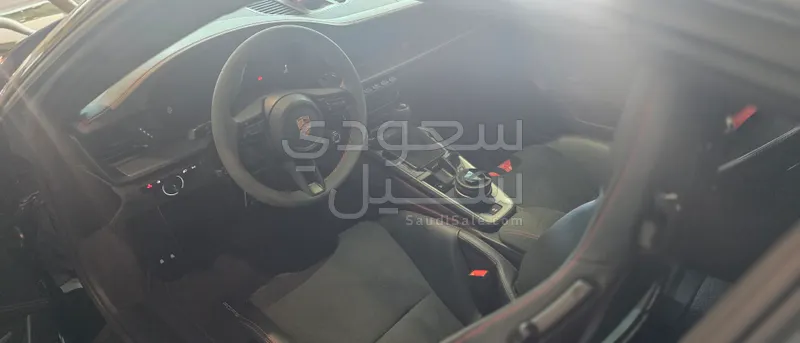 2025 بورش 911 كاريرا جي تي 3