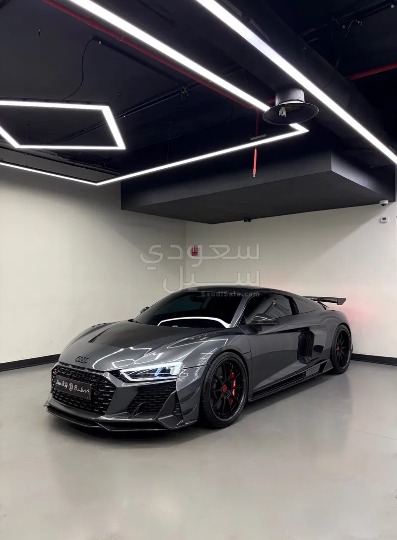 2018 اودي ار 8 في 10 بلس