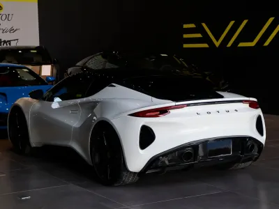 2025 لوتس اميرا فرست ادشن