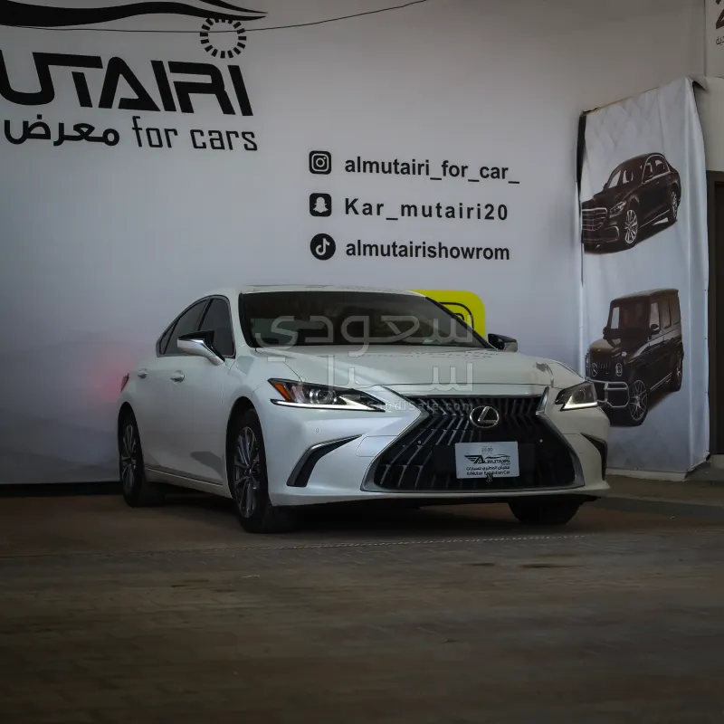 2023 لكزس إي إس 300 هايبرد