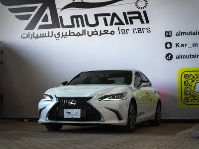 2023 لكزس إي إس 300 هايبرد