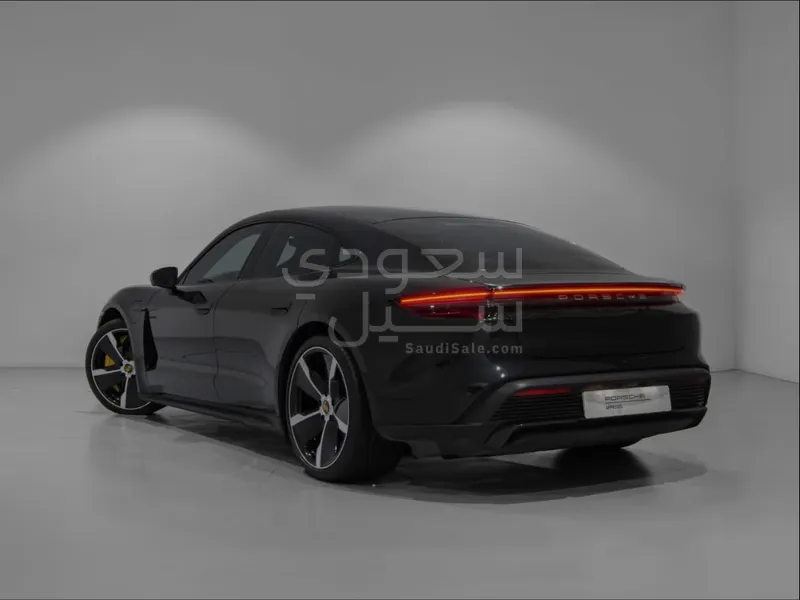 2025 بورش تايكان تيربو