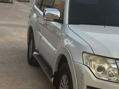 2015 متسوبيشي باجيرو