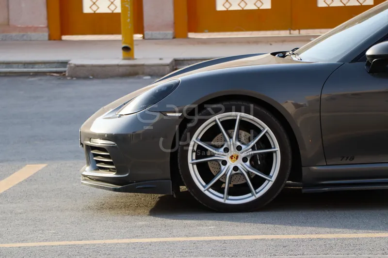 2018 بورش 718 كايمان