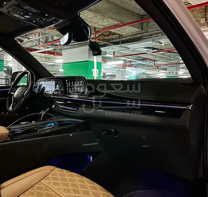 2022 كاديلاك اسكاليد بلاتينيوم