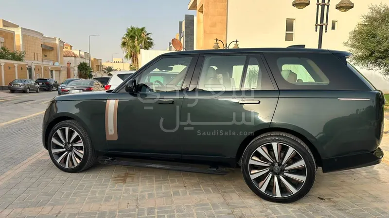 2023 لاند روفر رينج روفر اس في اوتوبيوغرافي