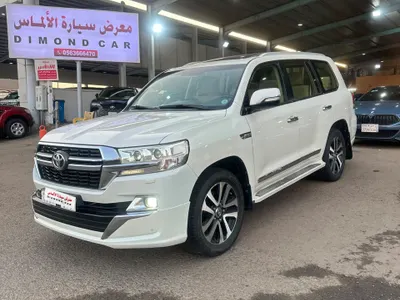 2018 تويوتا لاند كروزر جي اكس ار