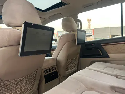 2018 تويوتا لاند كروزر جي اكس ار