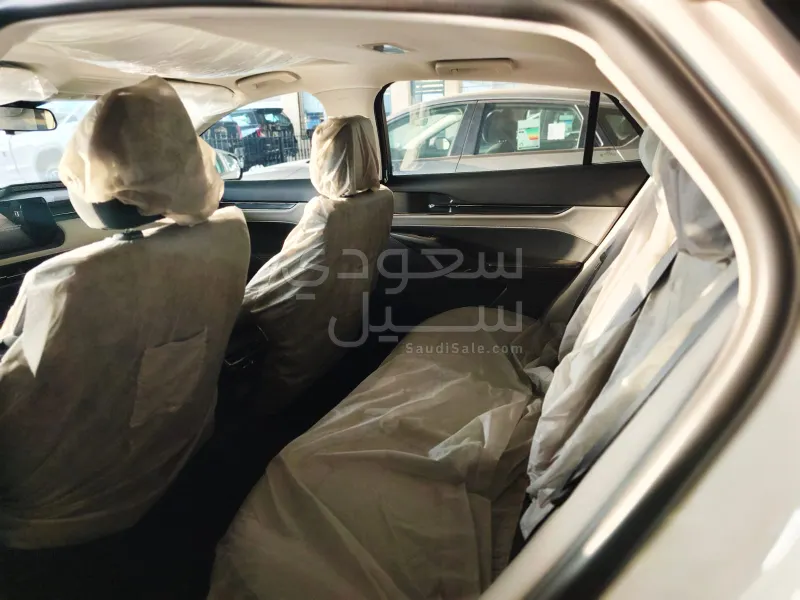 2025 فورد توروس امبيانتي