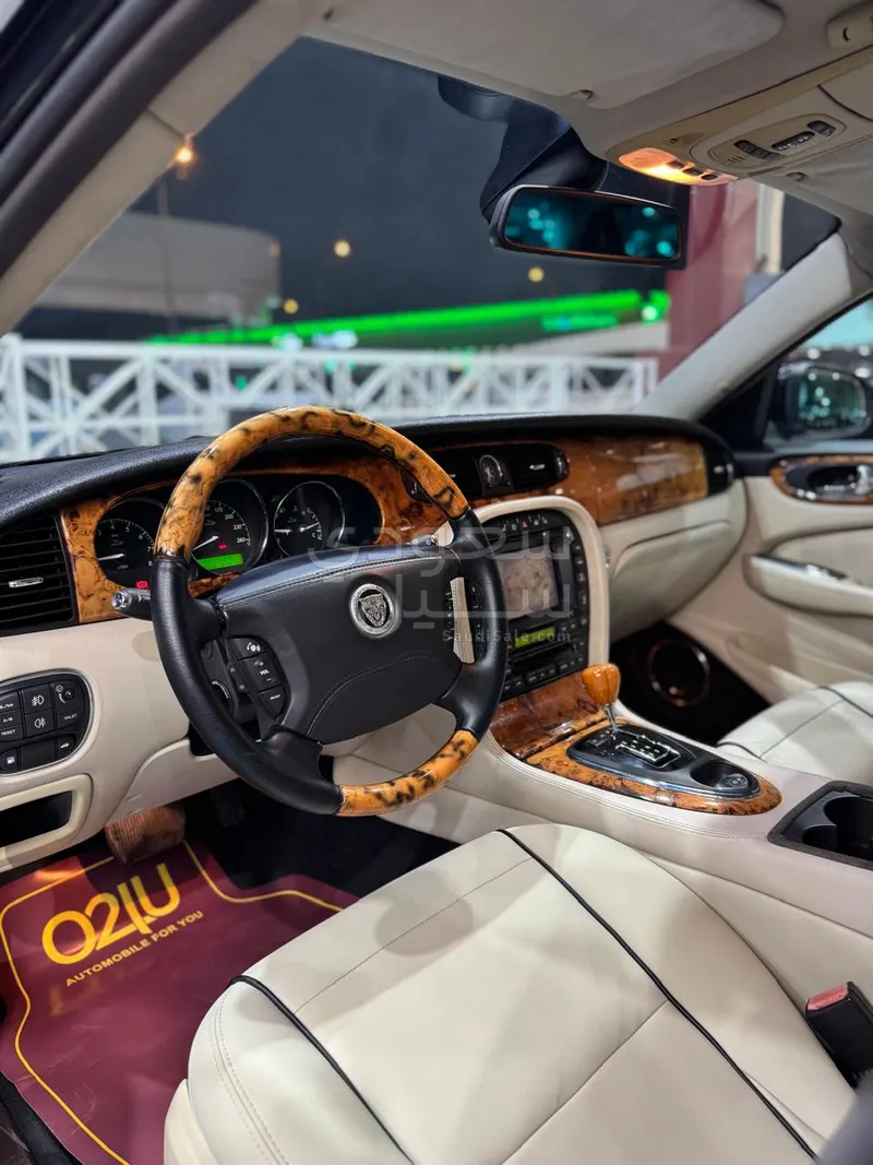 2008 جاكوار اكس جي