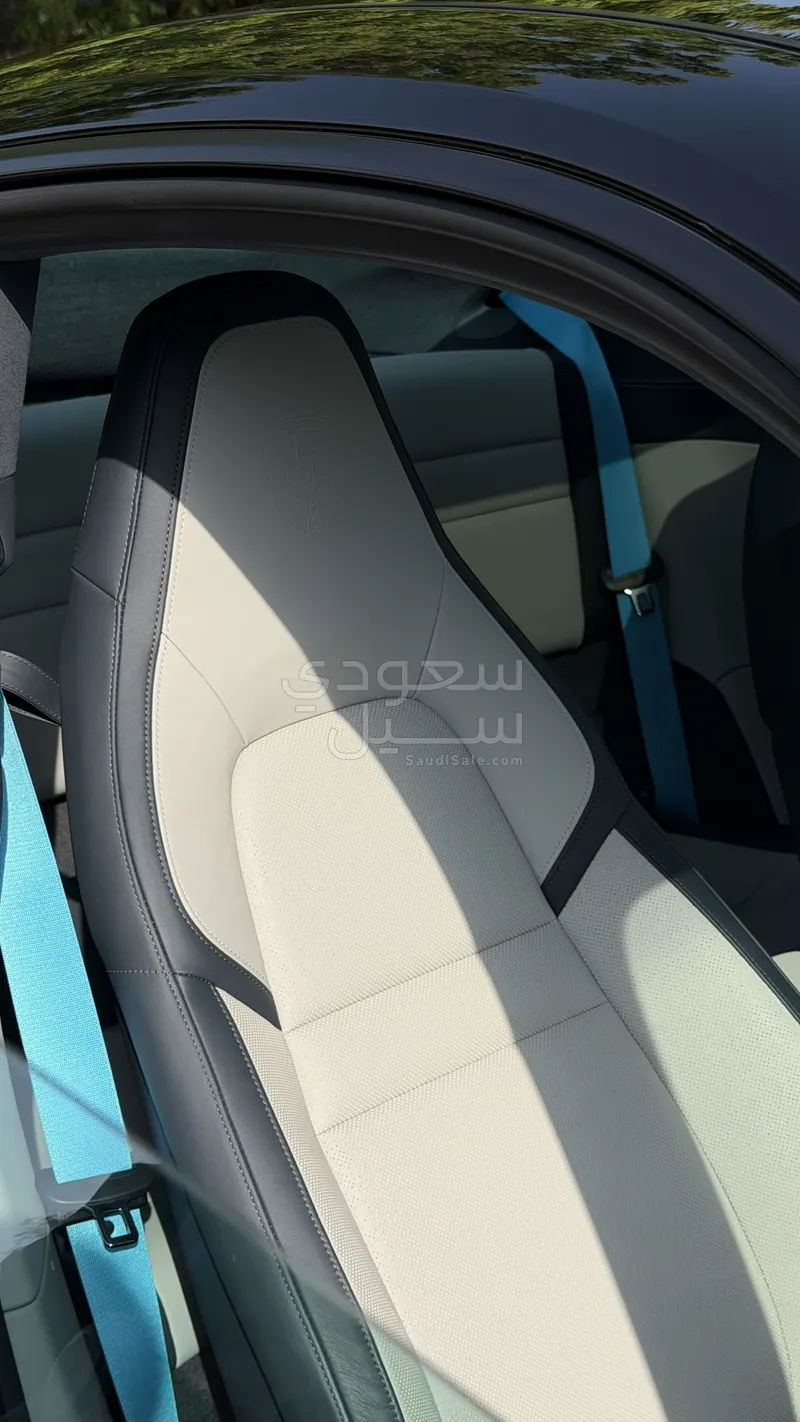 2025 بورش 911 كاريرا 911 توربو