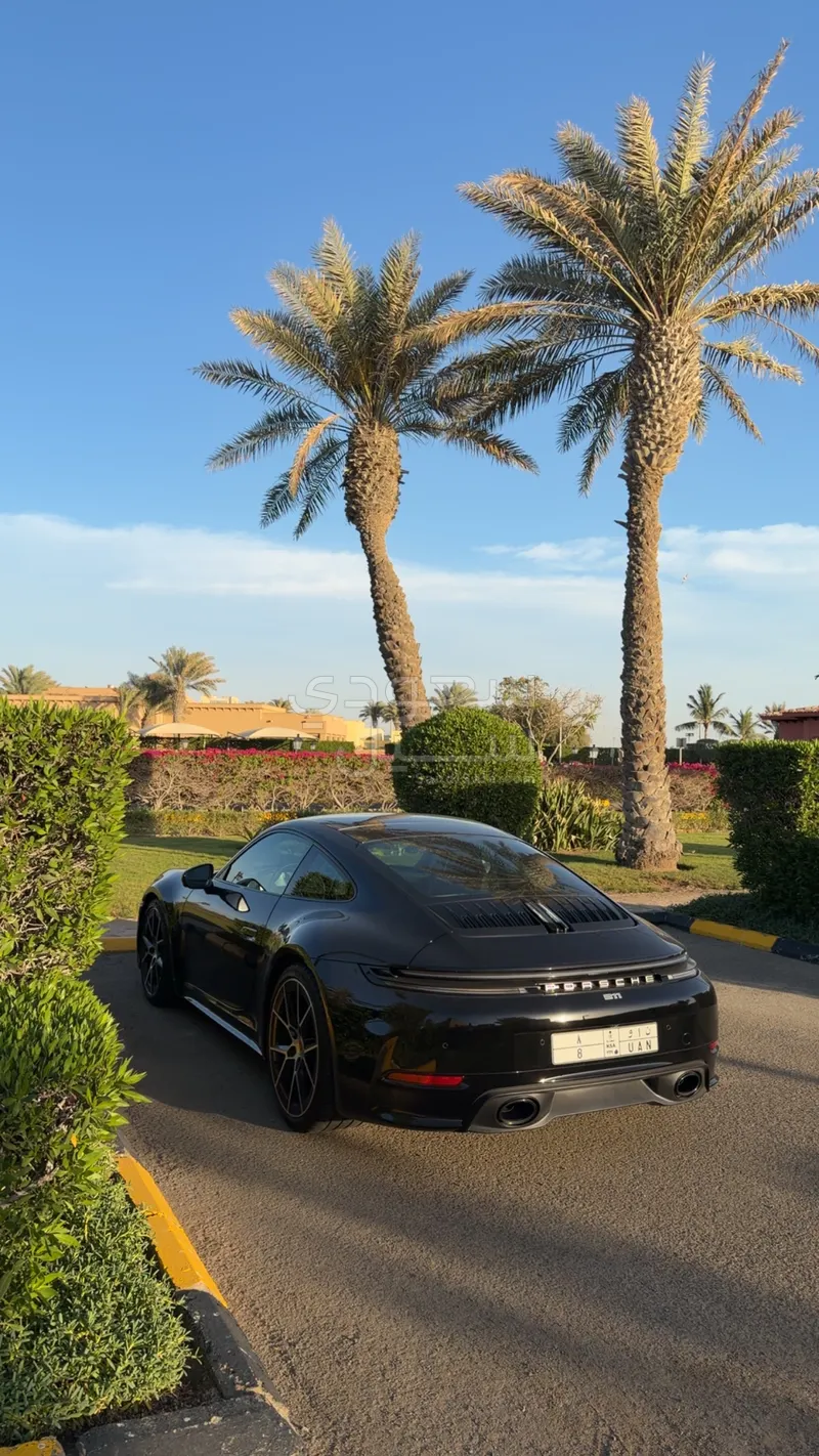 2025 بورش 911 كاريرا 911 توربو