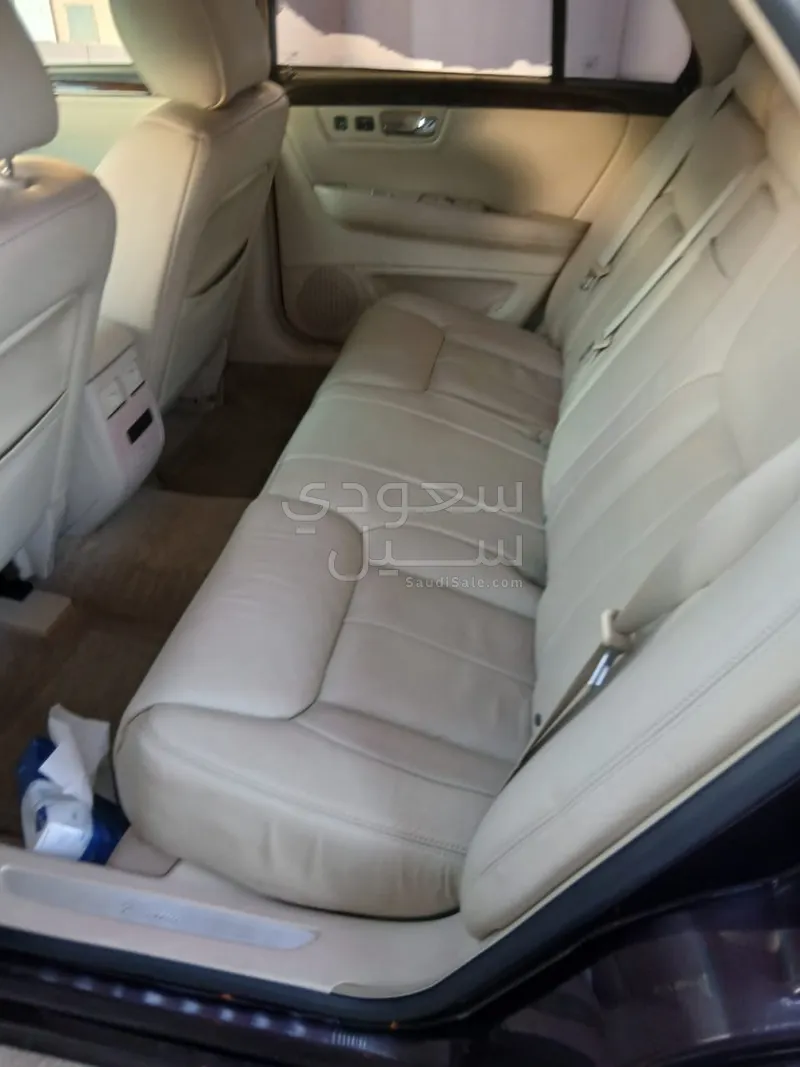 2009 كاديلاك دي تي اس بلاتينيوم