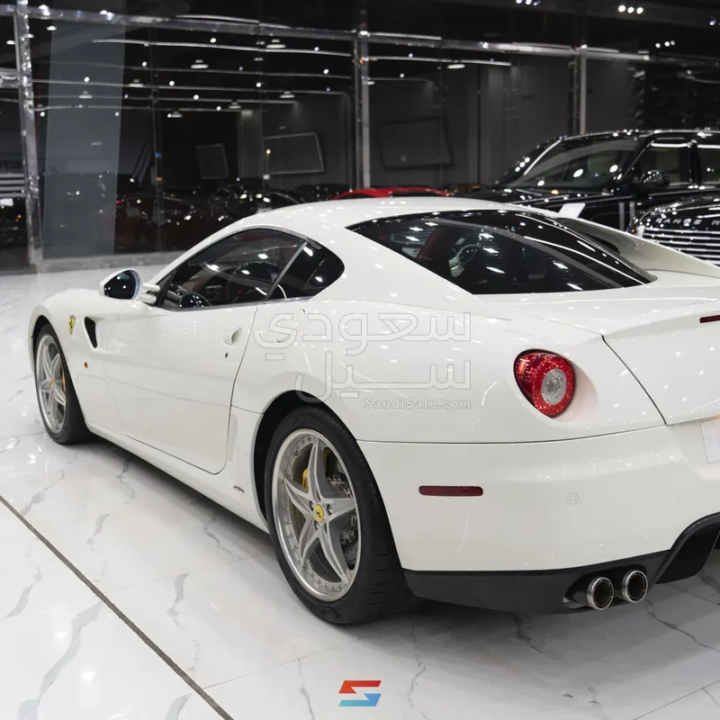 2010 فيراري 599
