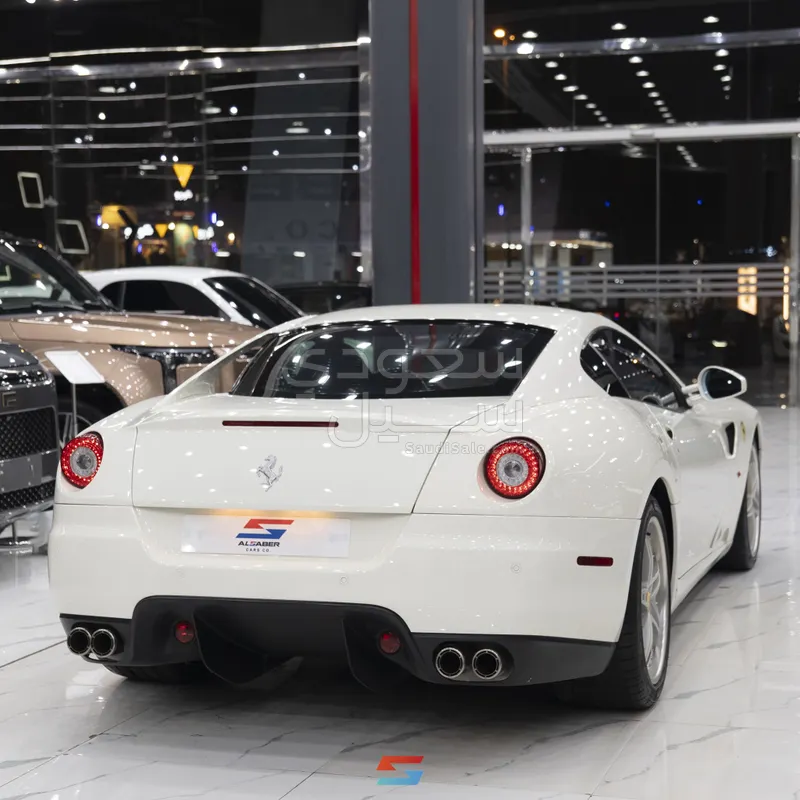 2010 فيراري 599