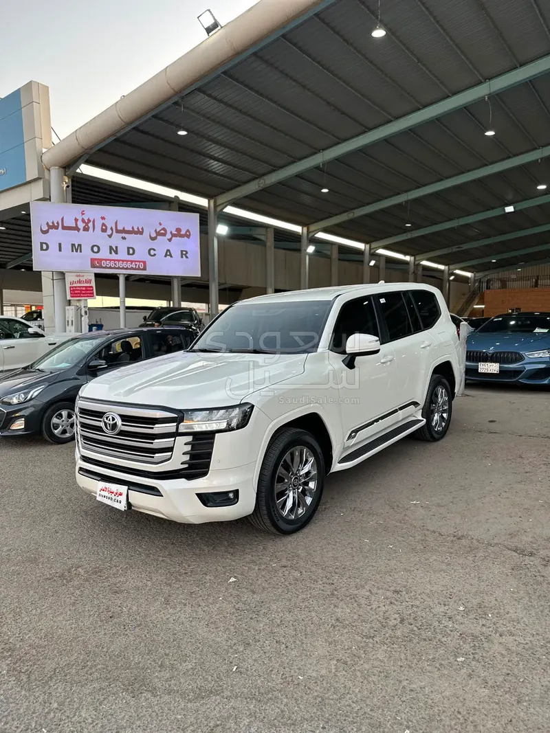 2025 تويوتا لاند كروزر جي اكس ار