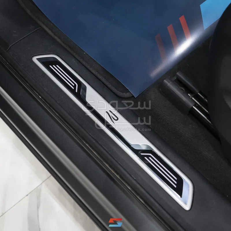 2025 فولكس واجن طوارق أر - لاين