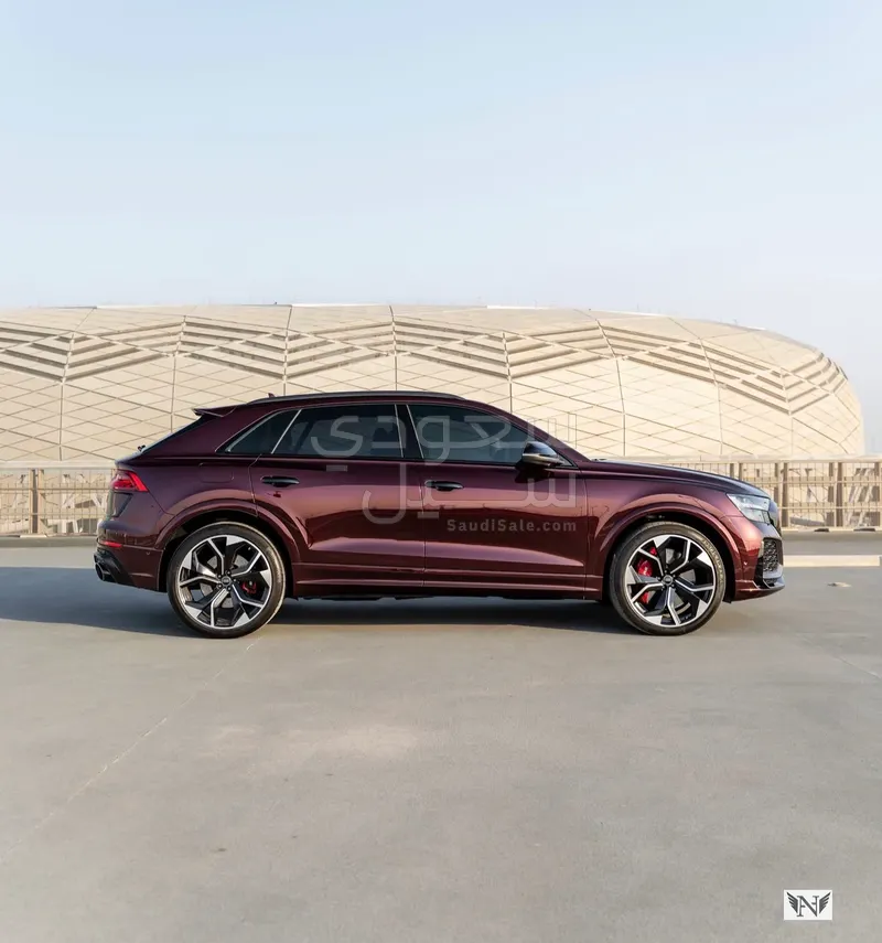 2023 اودي ار اس كيو 8