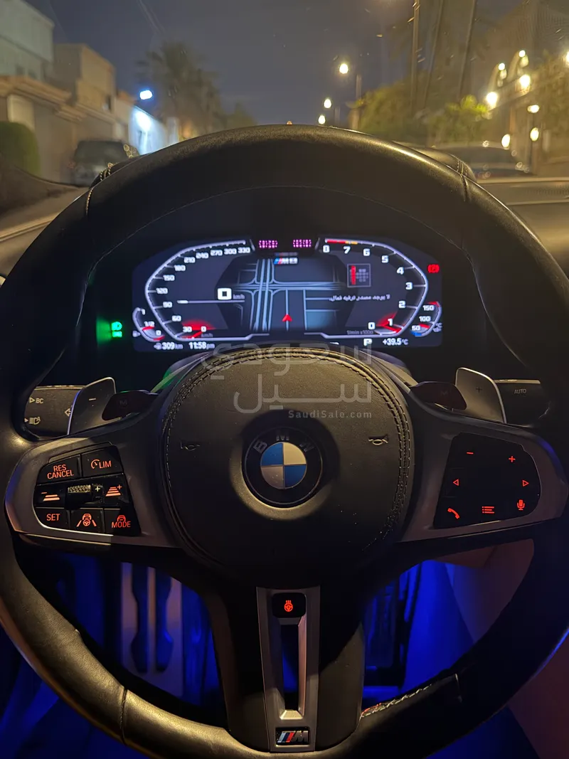 2020 بي ام دبليو الفئة ام إم 8 كومبيتيشن