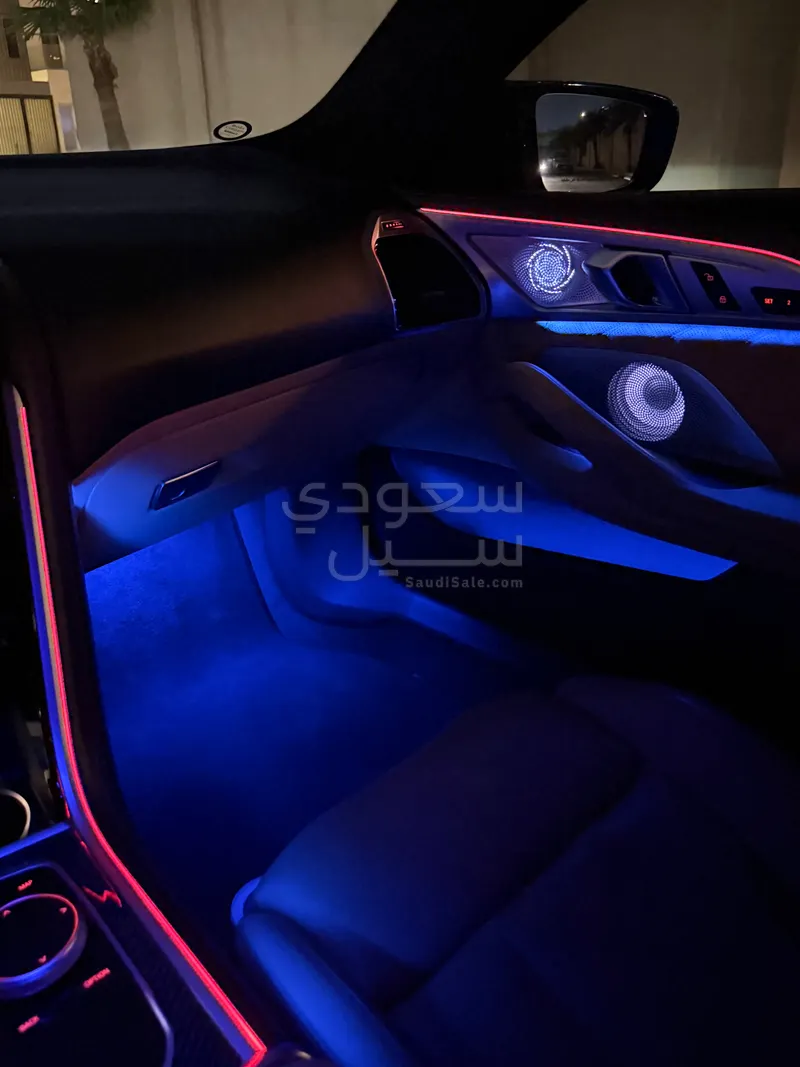 2020 بي ام دبليو الفئة ام إم 8 كومبيتيشن