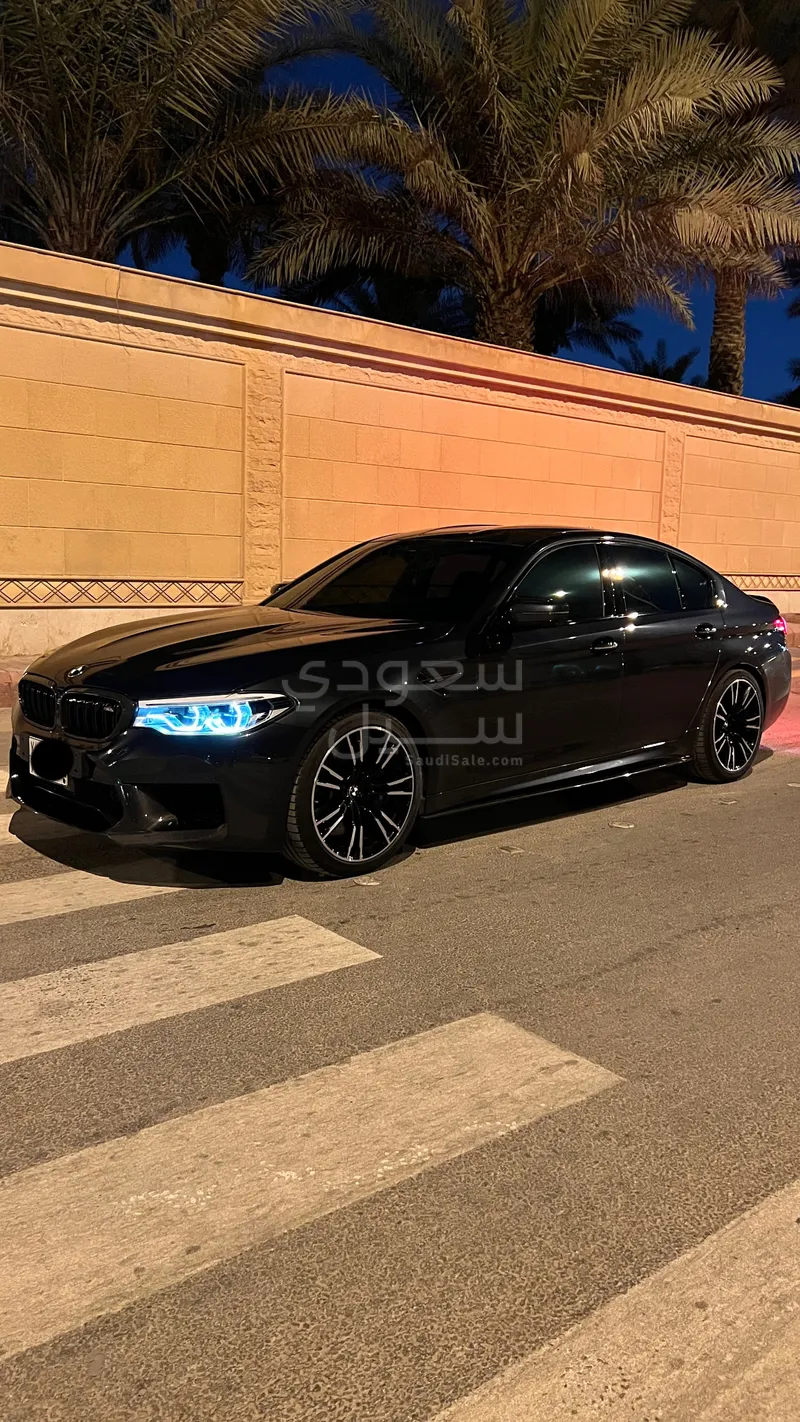 2018 بي ام دبليو الفئة ام إم 5 كومباتيشن باكج