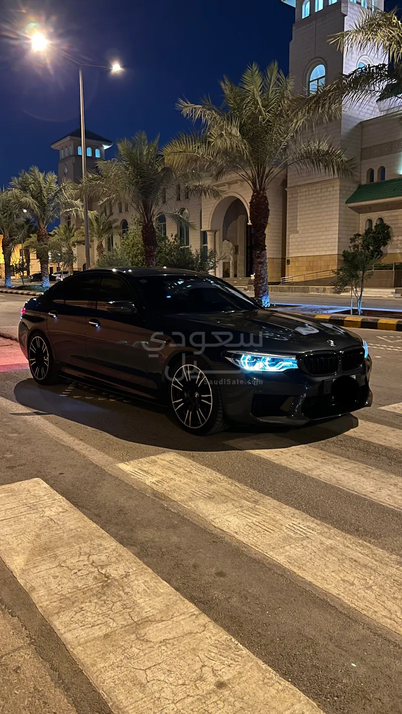 2018 بي ام دبليو الفئة ام إم 5 كومباتيشن باكج