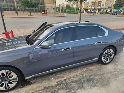 2024 بي ام دبليو الفئة السابعة 735 إل أي