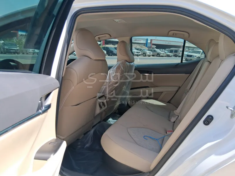 2024 تويوتا كامري ال اي