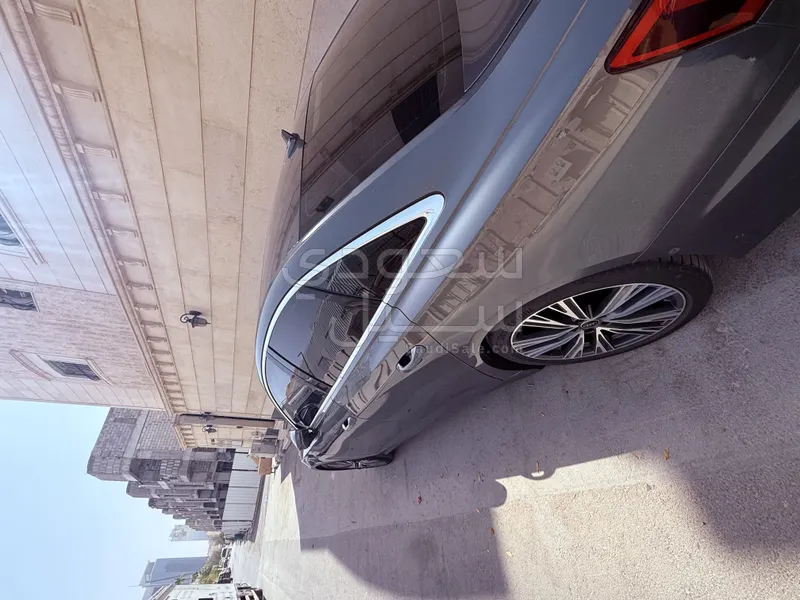 2025 اودي اي 6 اس لاين