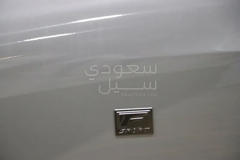 2026 لكزس آي إس 350 إف