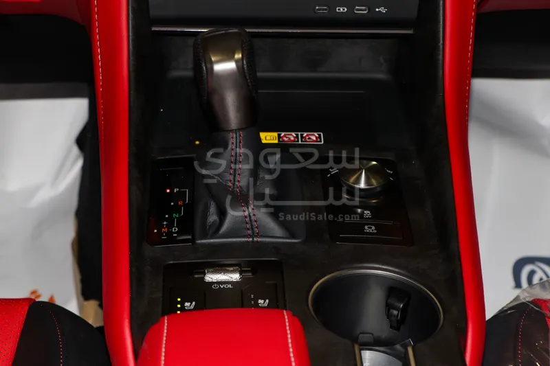 2026 لكزس آي إس 350 إف