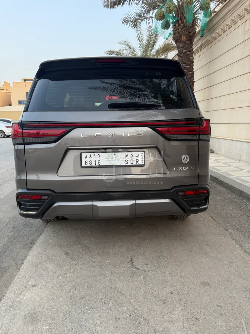 2023 لكزس إل إكس 600 BB