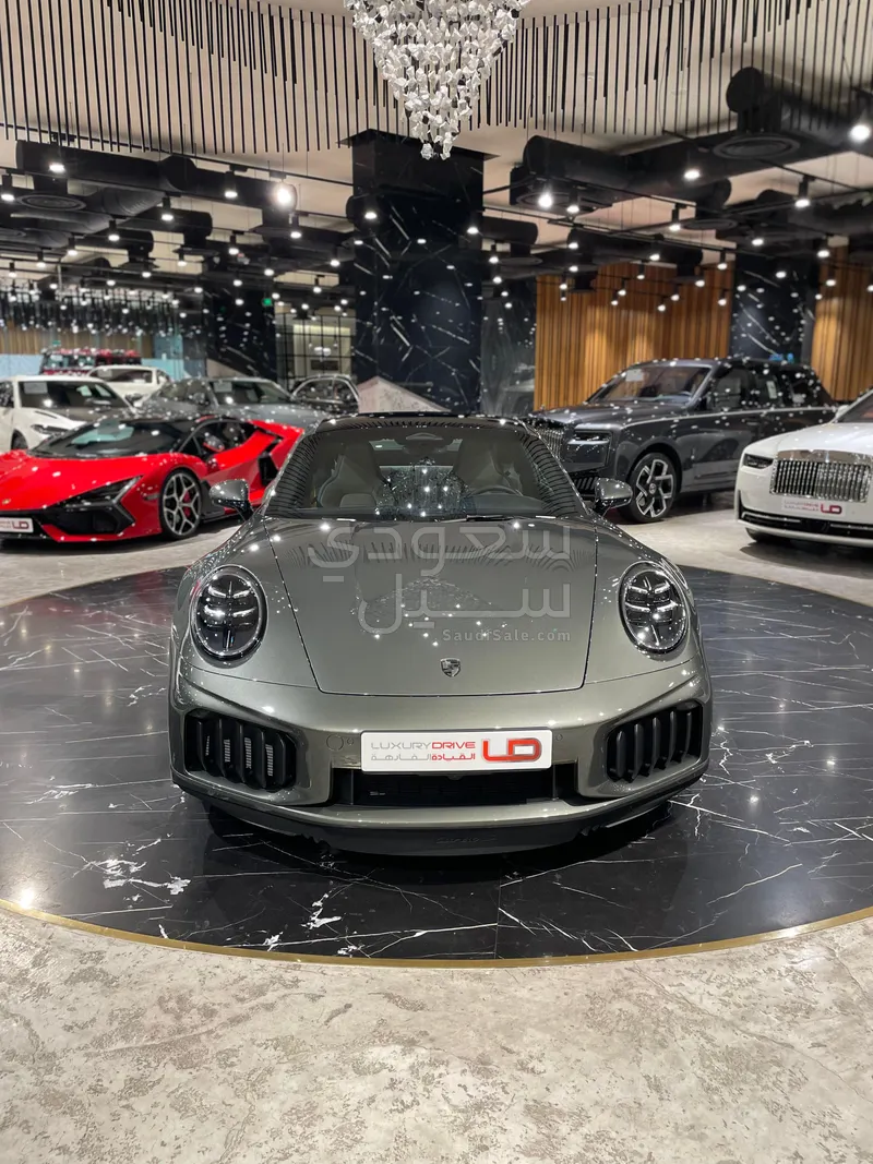 2026 بورش 911 كاريرا توربو اس