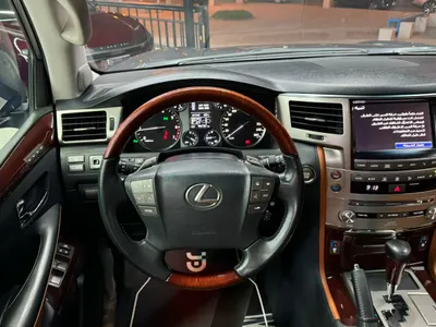 2013 لكزس إل إكس 570