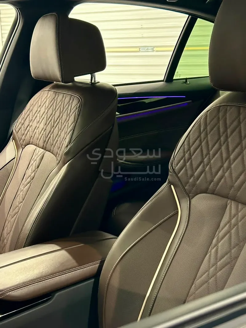 2023 بي ام دبليو الفئة الخامسة 550 أي إم