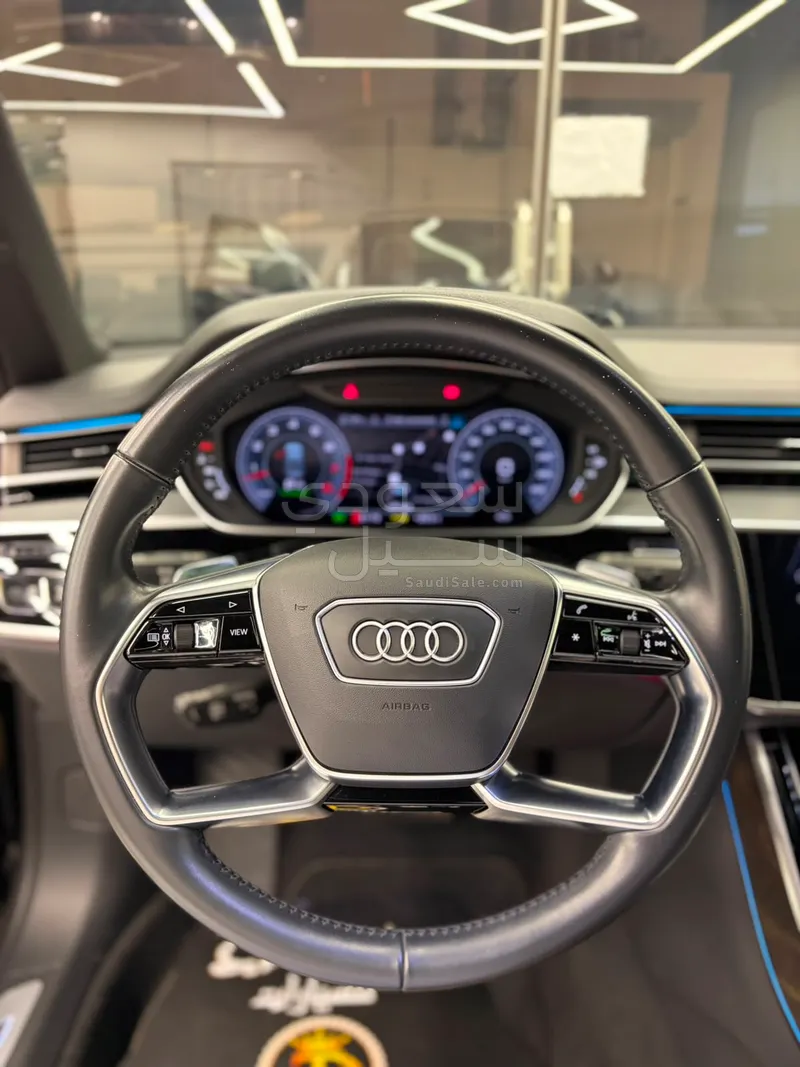 2020 اودي اي 8 ال 55تي اف اس أي