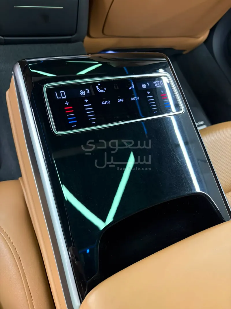 2020 اودي اي 8 ال 55تي اف اس أي