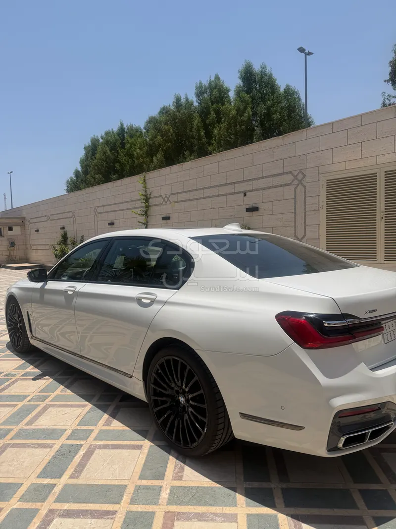 2020 بي ام دبليو الفئة السابعة 740 إل أي