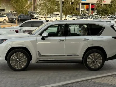 2026 لكزس إل إكس 600 BB