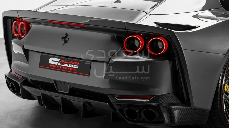 2022 فيراري 812 جي تي اس