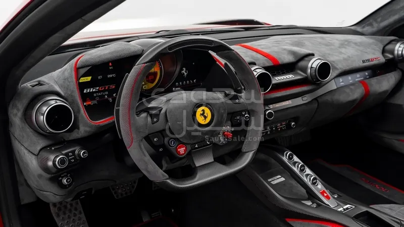 2022 فيراري 812 جي تي اس