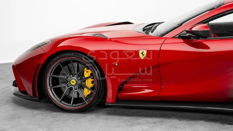 2022 فيراري 812 جي تي اس