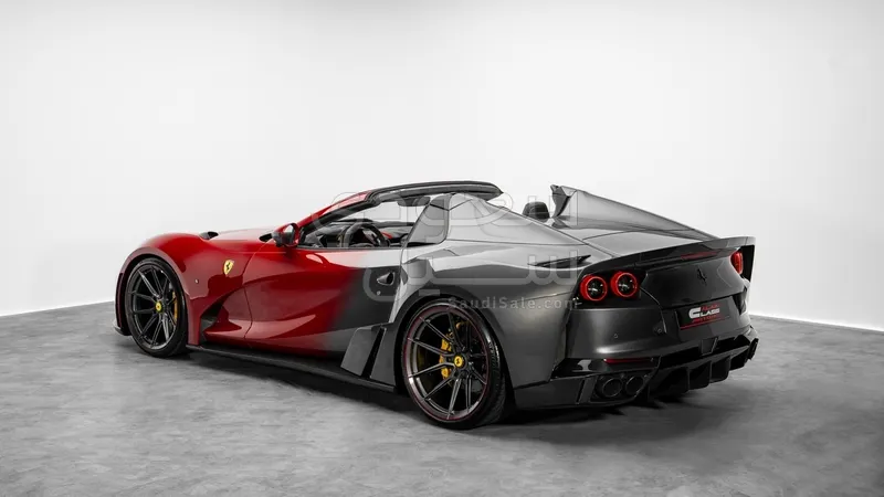 2022 فيراري 812 جي تي اس