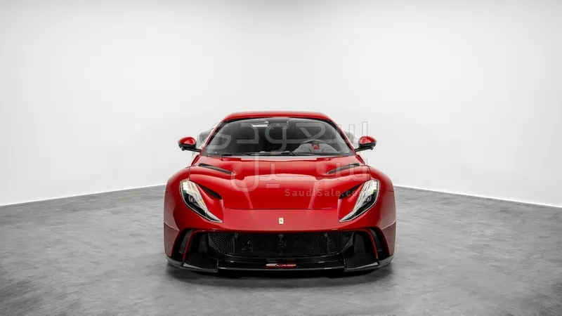 2022 فيراري 812 جي تي اس
