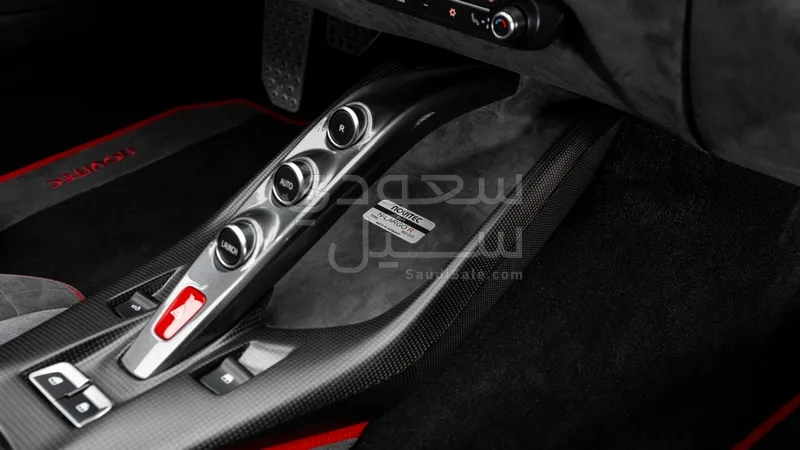 2022 فيراري 812 جي تي اس