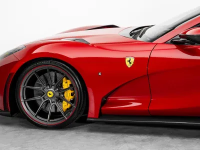 2022 فيراري 812 جي تي اس