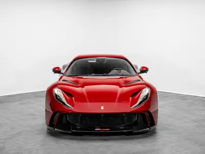 2022 فيراري 812 جي تي اس