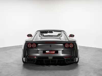 2022 فيراري 812 جي تي اس