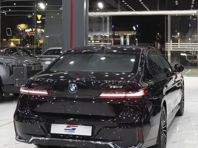 2025 بي ام دبليو الفئة السابعة 750 ألبينا
