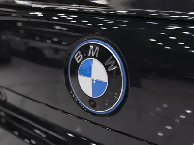 2025 بي ام دبليو الفئة السابعة 750 ألبينا